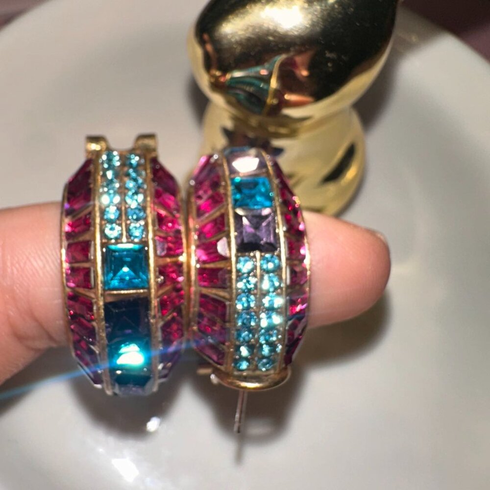 Vintage-Inspired Multicolor Crystal Hoop Statement Earrings - Picture 2 of 8